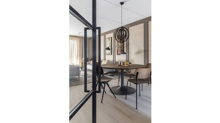 Artifort Clarion Eettafel