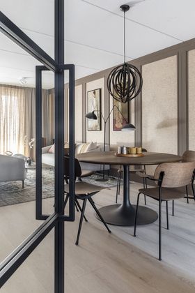 Artifort Clarion Eettafel