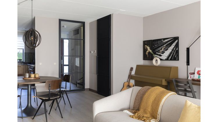 Artifort Clarion Eettafel