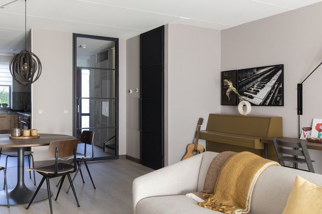 Artifort Clarion Eettafel