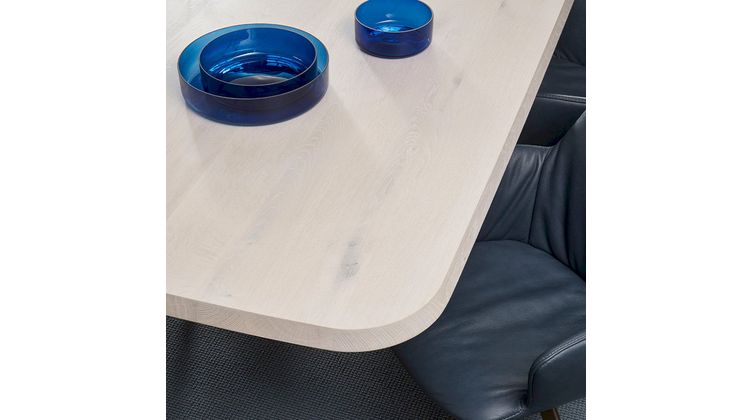 Bert Plantagie Carve Eettafel
