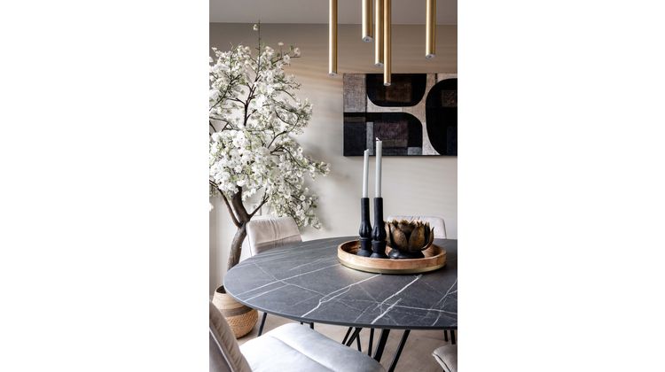 Bree's New World Cloudy Eettafel