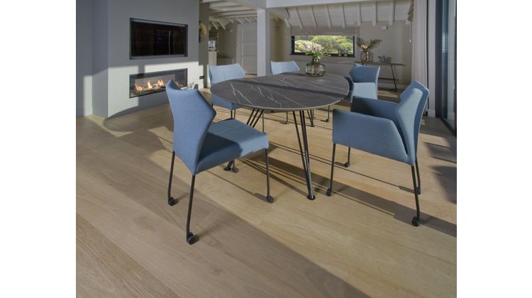 Bree's New World Cloudy Eettafel