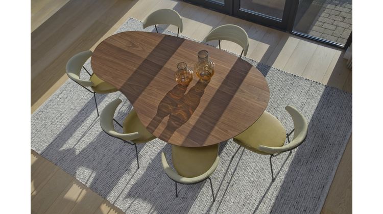 Bree's New World Cloudy Eettafel