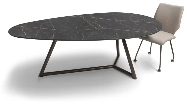 Bree's New World Druppel Eettafel