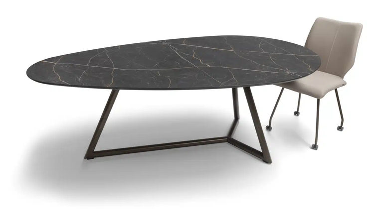 Bree's New World Druppel Eettafel