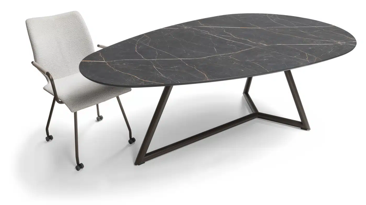 Bree's New World Druppel Eettafel