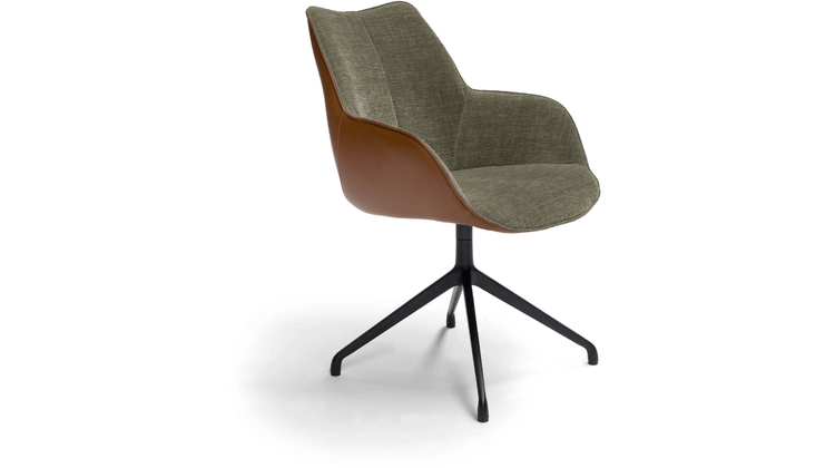 Bree's New World Kiq Armstoel