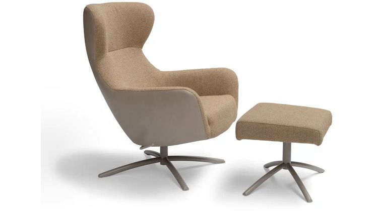 Bree's New World Layla Hocker