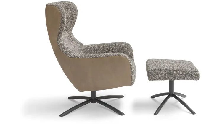 Bree's New World Layla Hocker