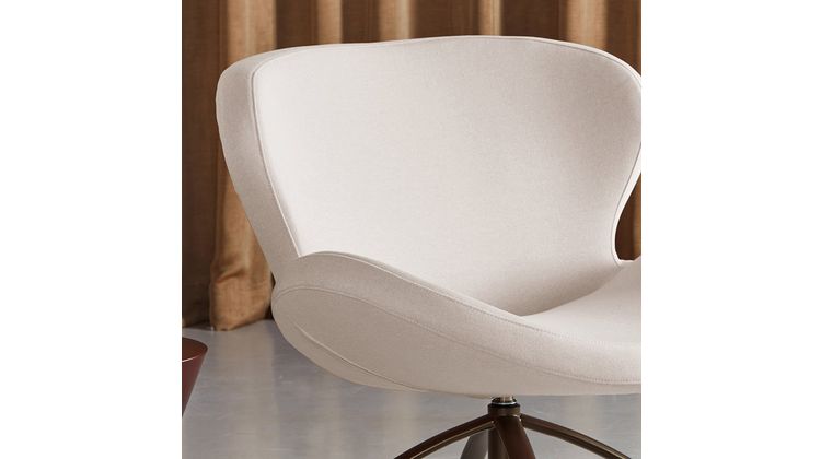 Bree's New World Peggy Draaifauteuil