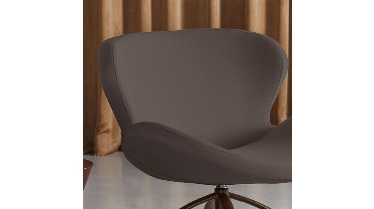 Bree's New World Peggy Draaifauteuil