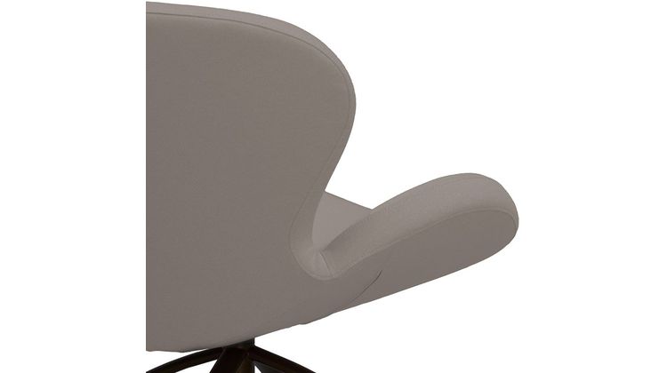 Bree's New World Peggy Draaifauteuil