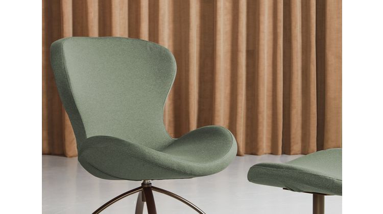 Bree's New World Ruby Draaifauteuil