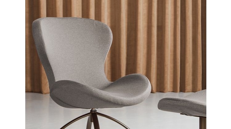 Bree's New World Ruby Draaifauteuil