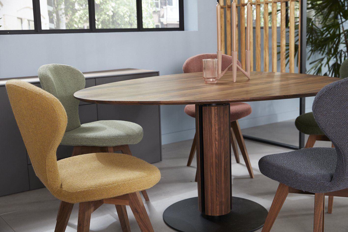 Bree's New World Steely Eettafel