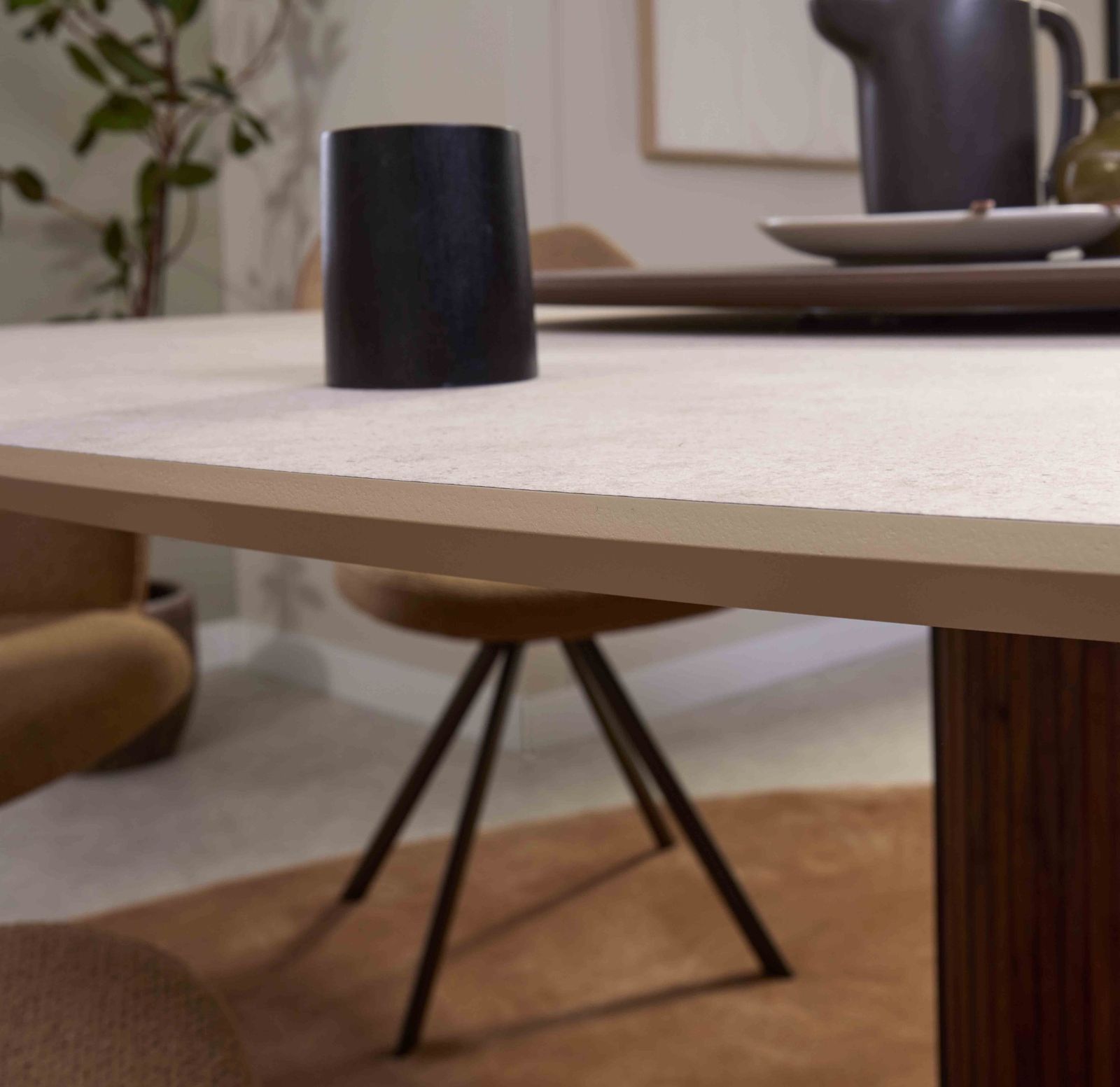 Bree's New World Steely Eettafel
