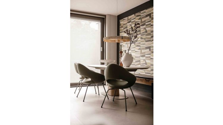 Bree's New World Storq Eettafel