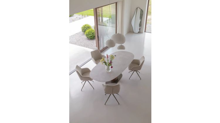 Bree's New World Storq Eettafel