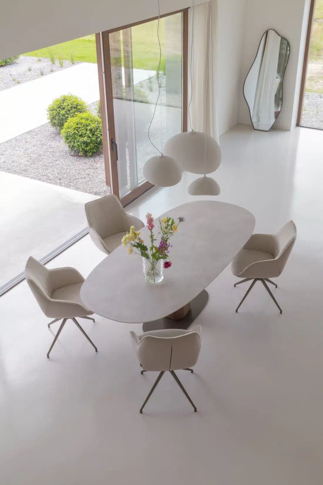 Bree's New World Storq Eettafel