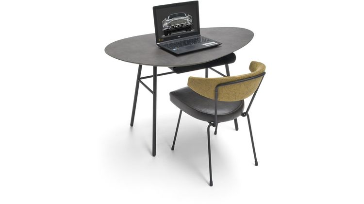 Bree's New World Twinny Bureautafel