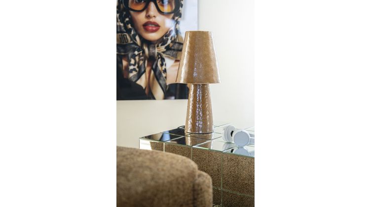 By Boo Clayton Mustard Tafellamp