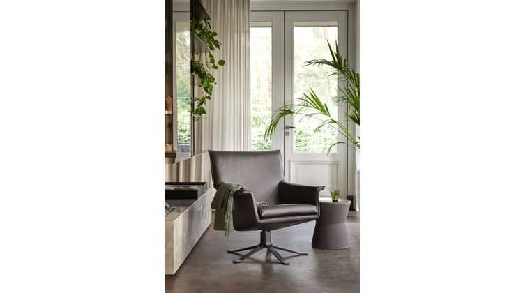 Design on Stock Djenne Draaifauteuil