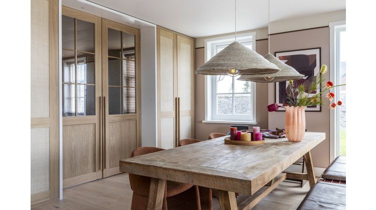 DTP Home Monastery Eettafel