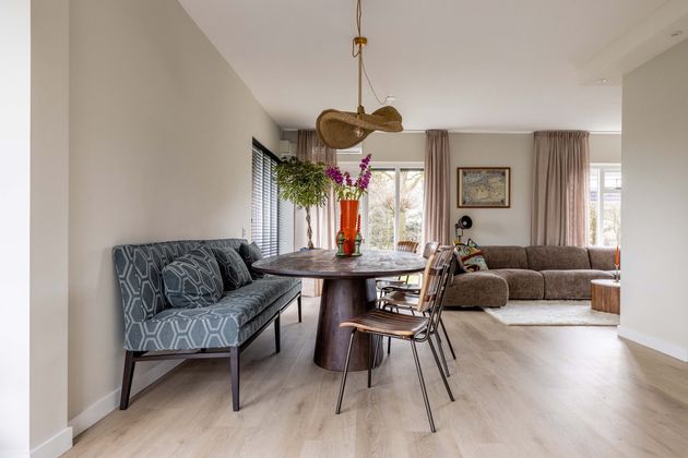 Eleonora Aron Bruin Eettafel