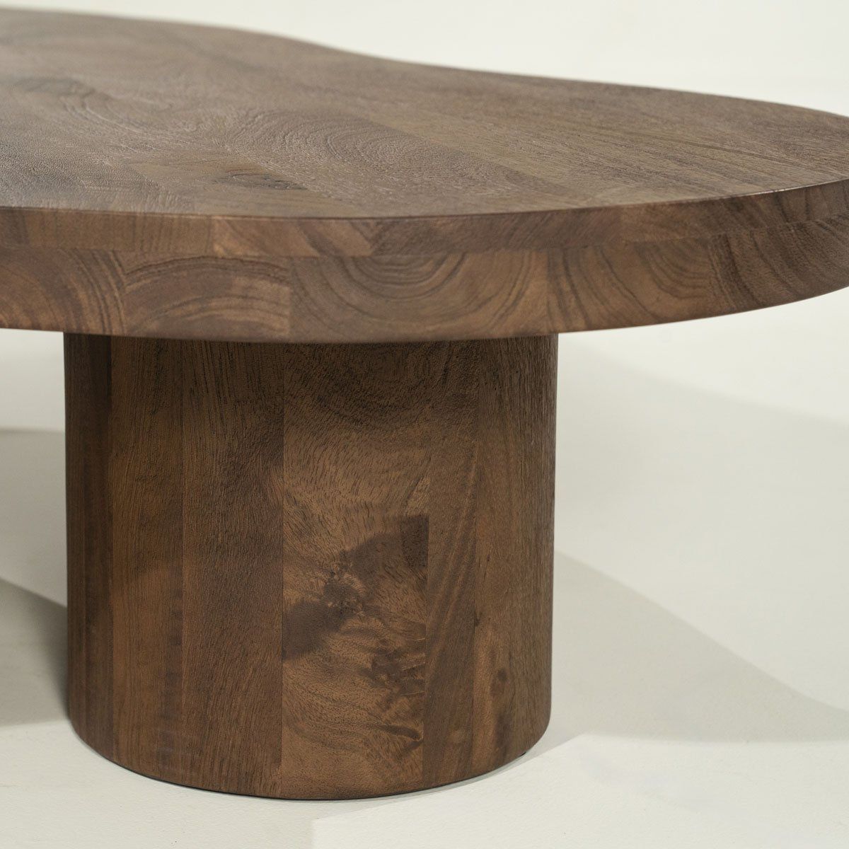 Eleonora Charlie Salontafel
