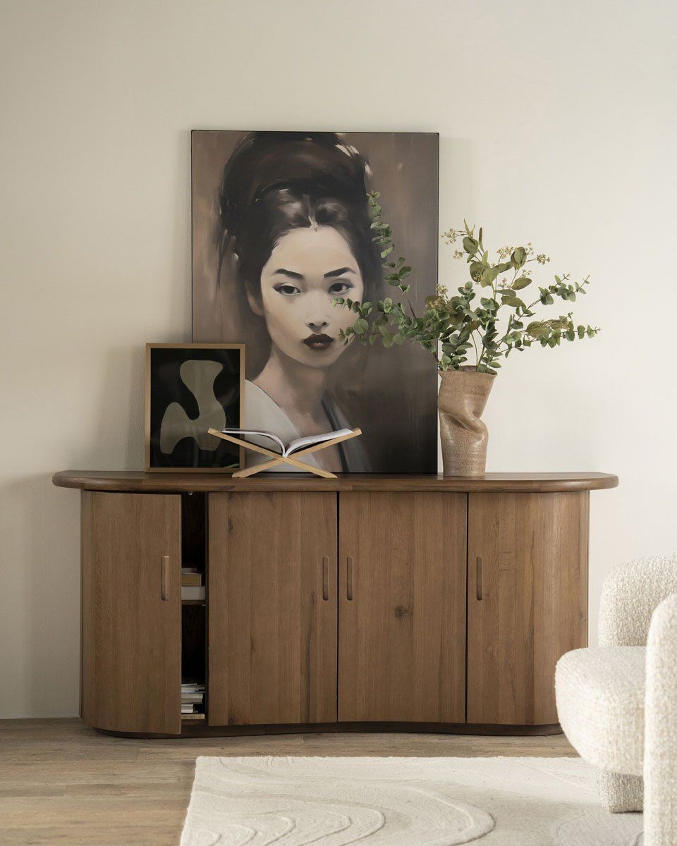 Eleonora Josh Dressoir
