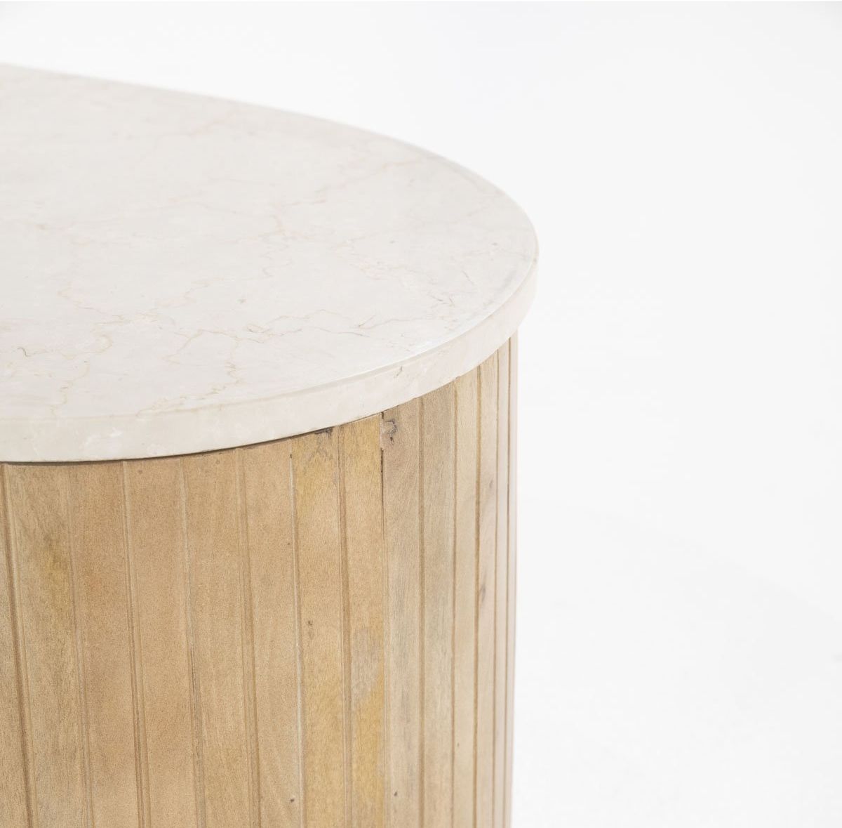 Eleonora Kira Salontafel