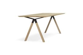 EYYE Axxe Eettafel