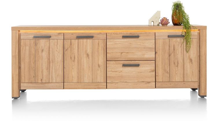 Henders en Hazel Delmonte Dressoir