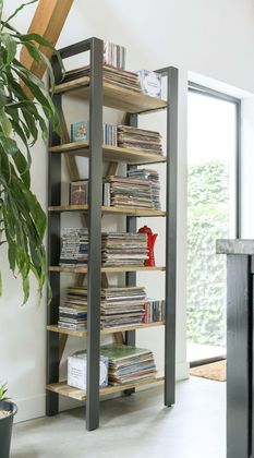 Henders en Hazel Farmland Boekenkast