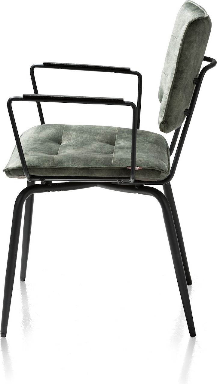 Henders en Hazel Manou Armstoel