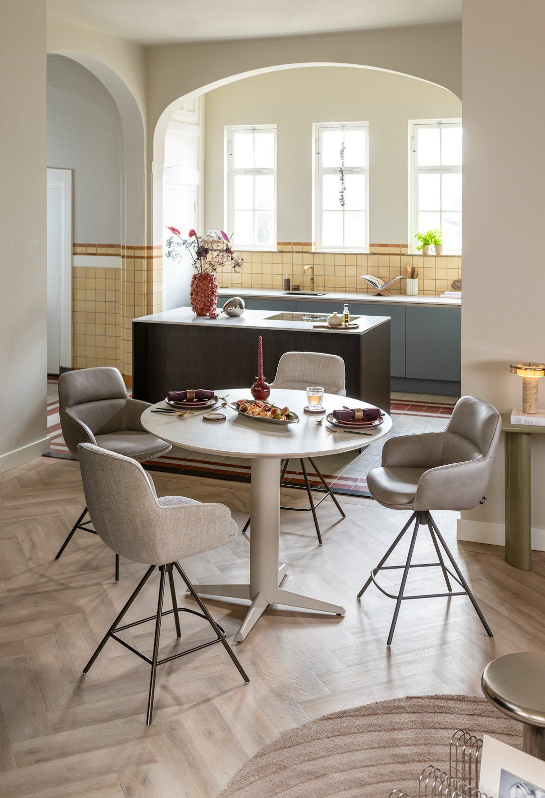 Henders en Hazel Mateo Steelbrown Poten Barstoel