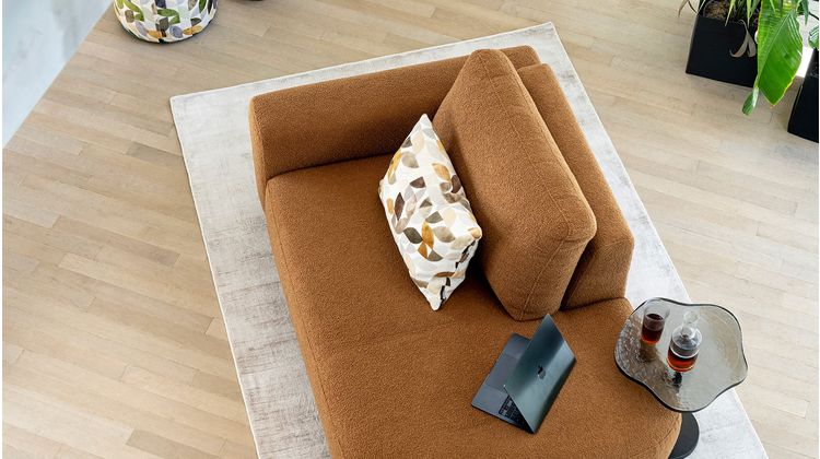 Henders en Hazel Murcia Divan