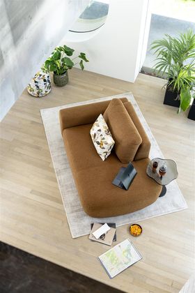 Henders en Hazel Murcia Divan