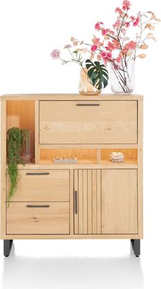 Henders en Hazel Pavie Highboard