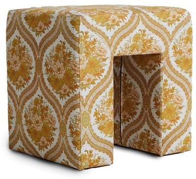 Lobby Hocker