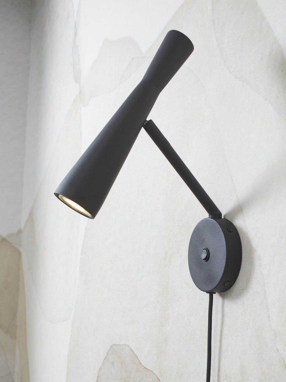 It's about RoMi Bordeaux Wandlamp