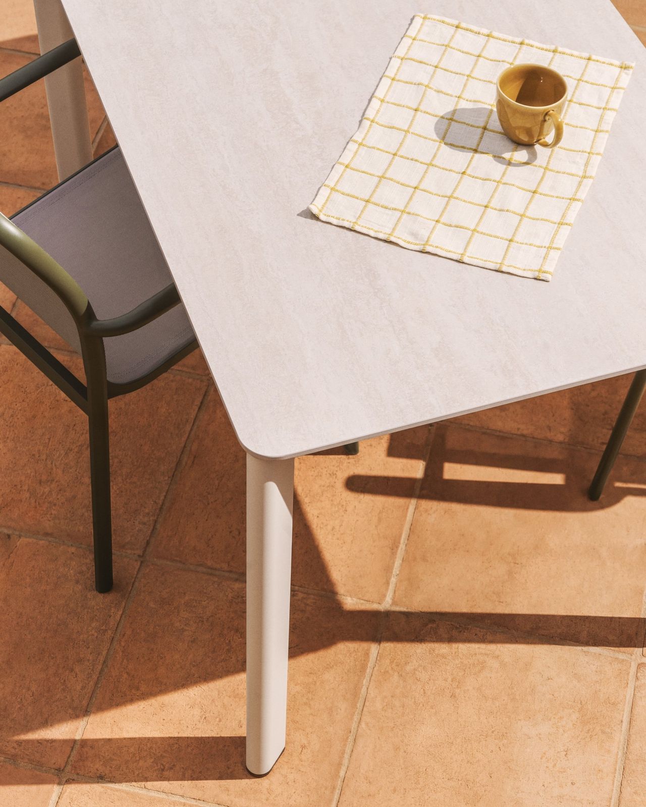 Kave Home Anafi Beige Tuintafel