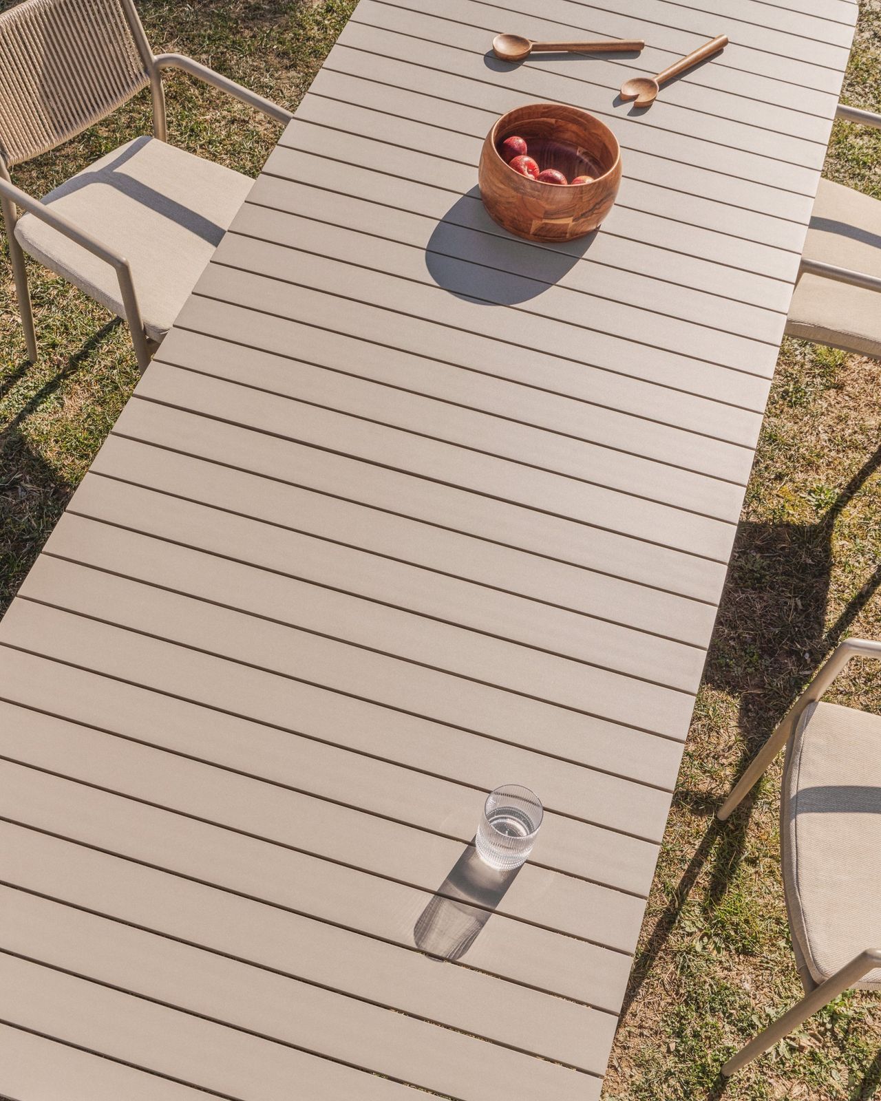 Kave Home Izola Uitschuifbare Tuintafel