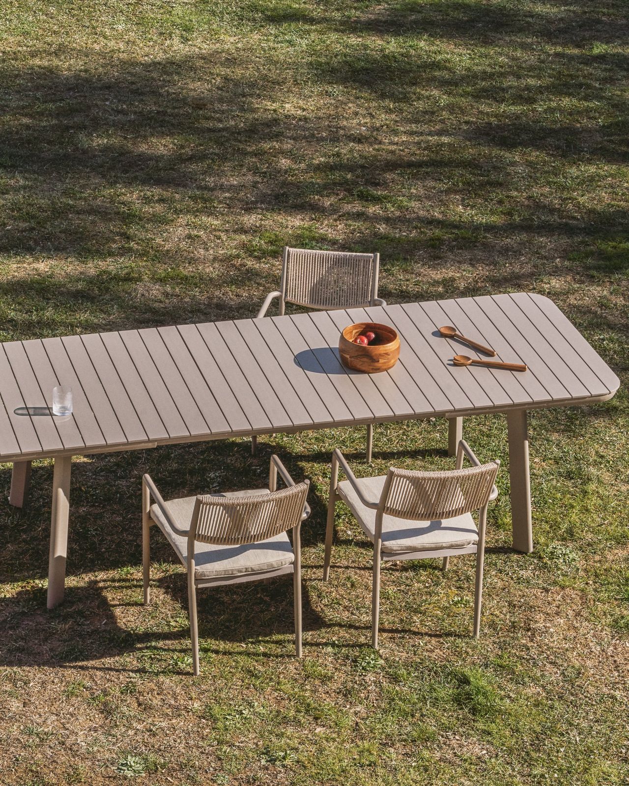 Kave Home Izola Uitschuifbare Tuintafel