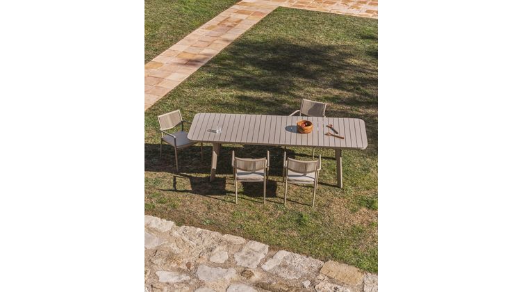 Kave Home Izola Uitschuifbare Tuintafel