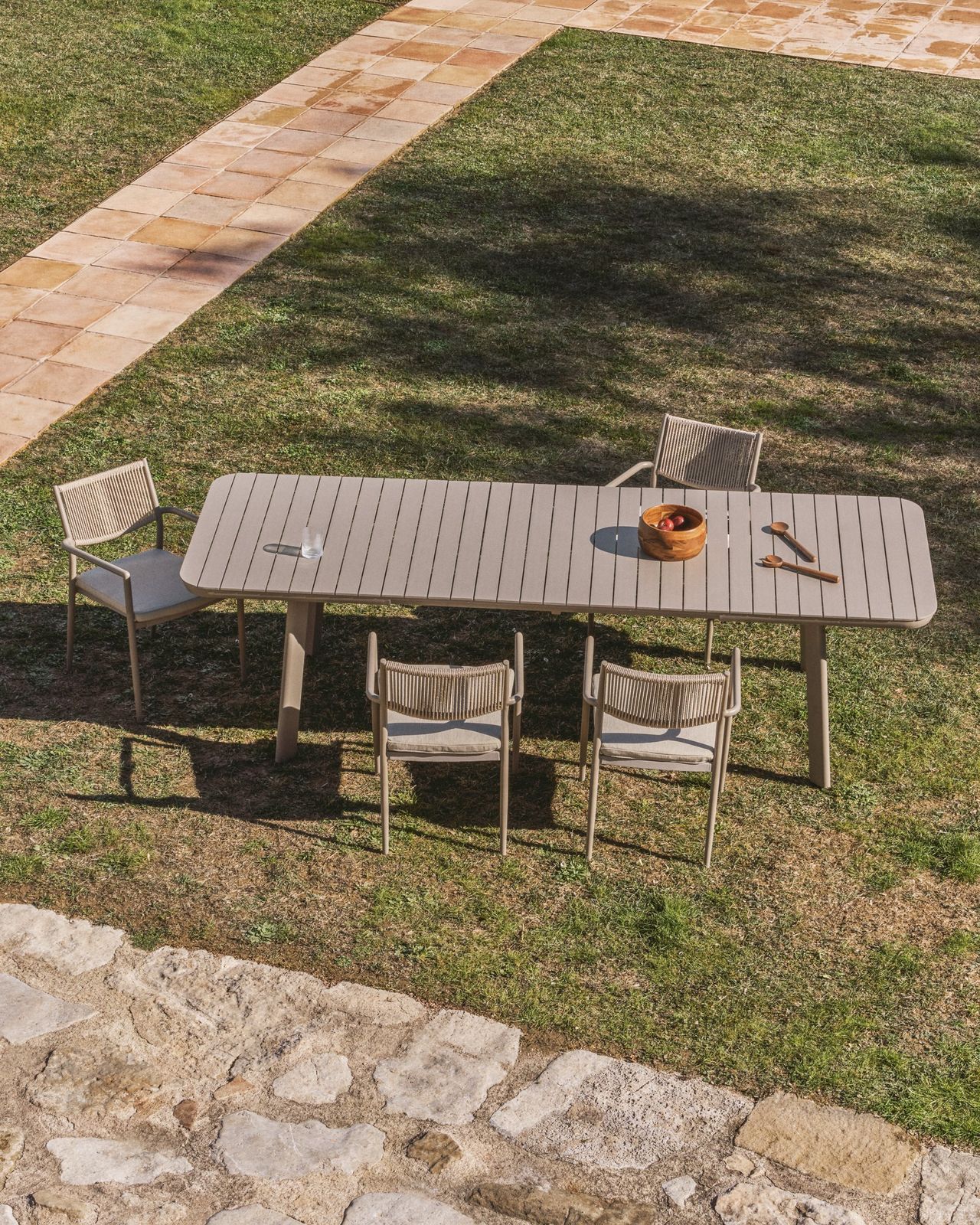 Kave Home Izola Uitschuifbare Tuintafel