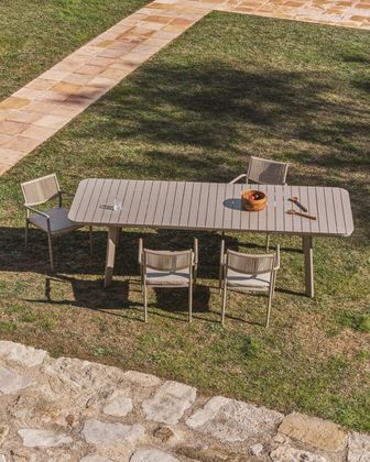 Kave Home Izola Uitschuifbare Tuintafel