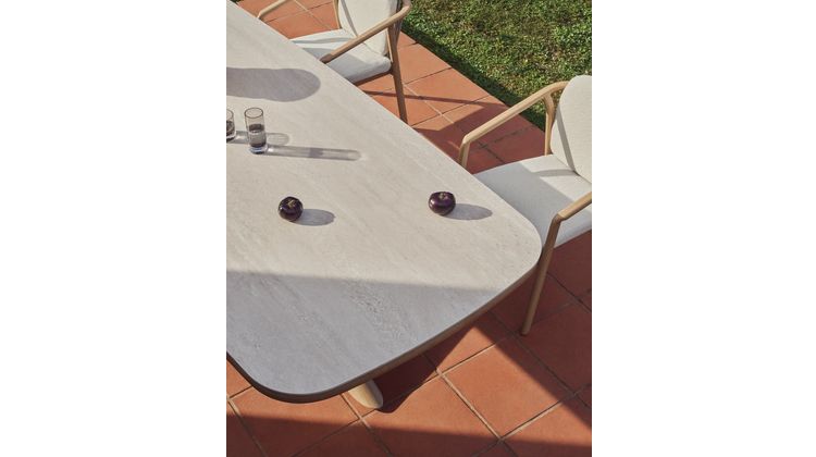 Kave Home Mirtia Tuintafel