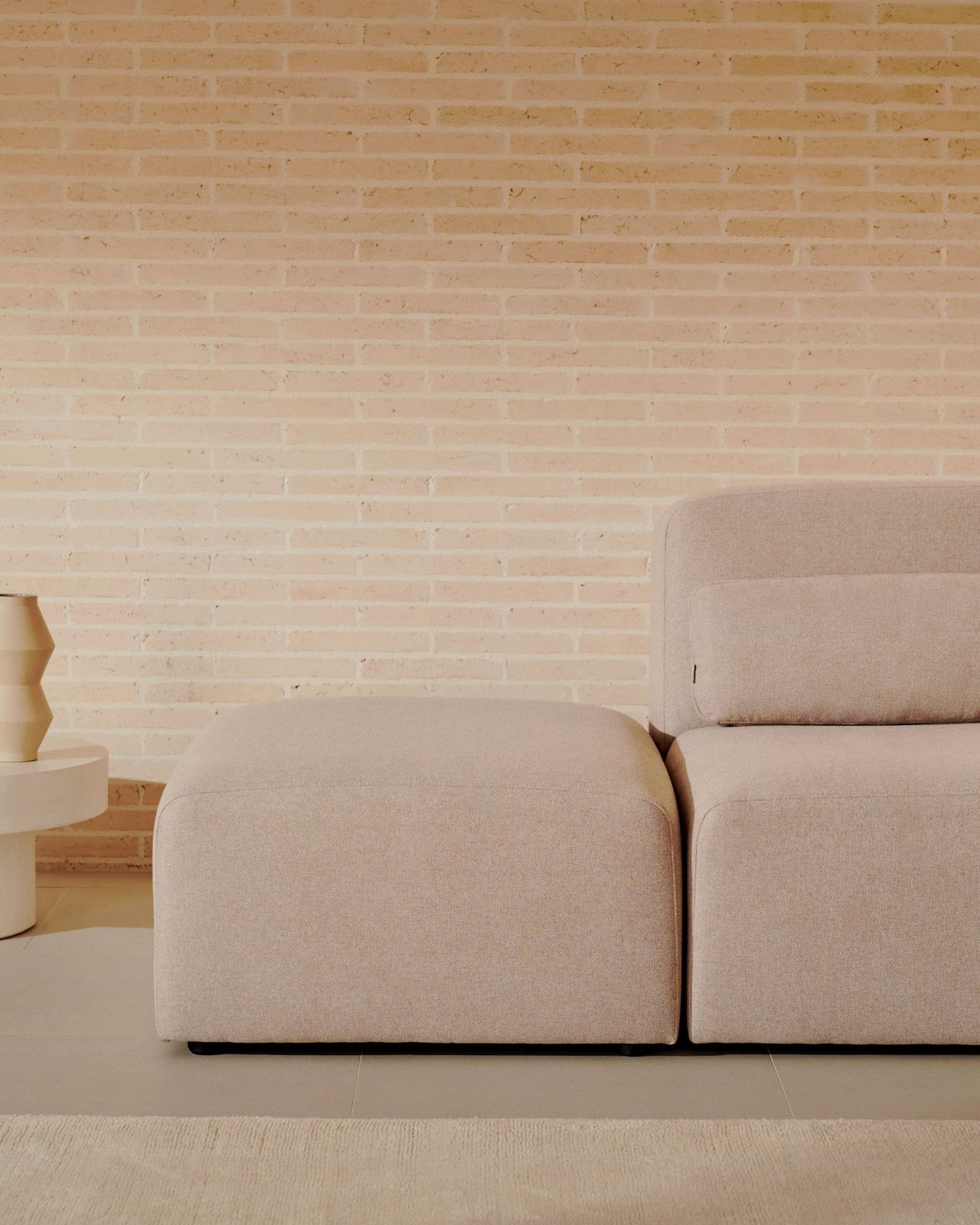 Kave Home Neom Groot Hocker